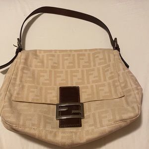 Fendi baguette in cream